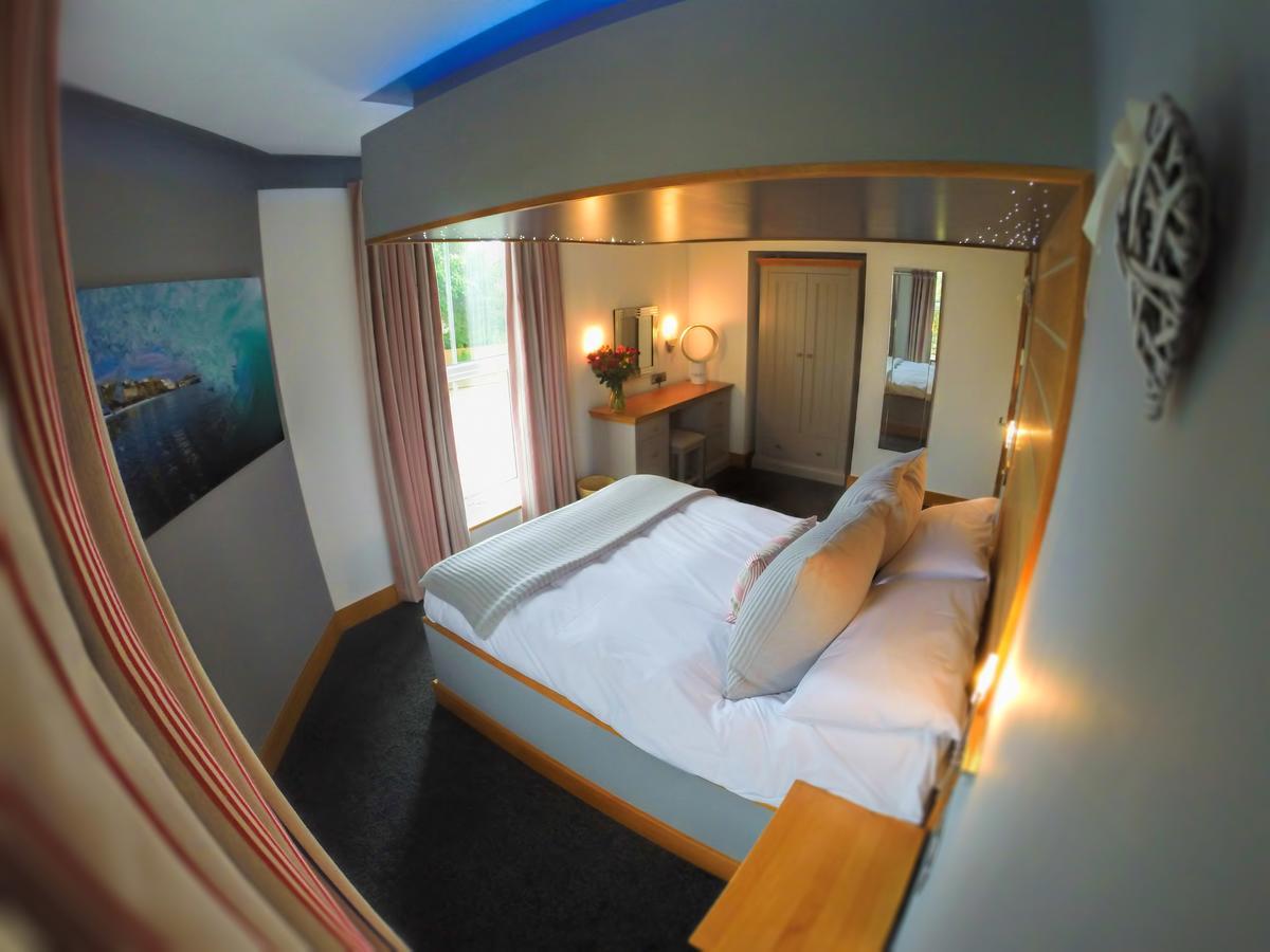 The Oceanic Luxury Aparthotel Falmouth Exterior photo
