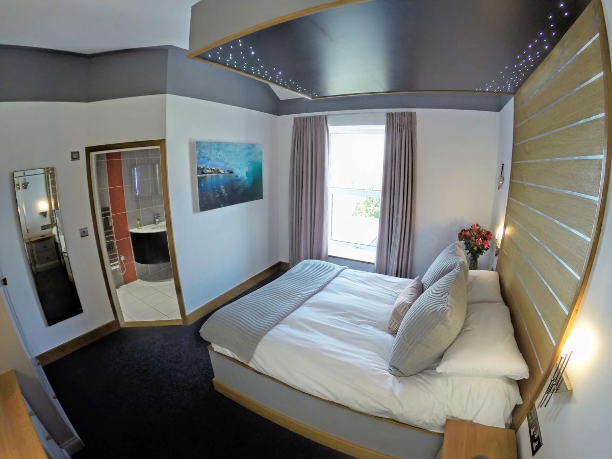 The Oceanic Luxury Aparthotel Falmouth Exterior photo