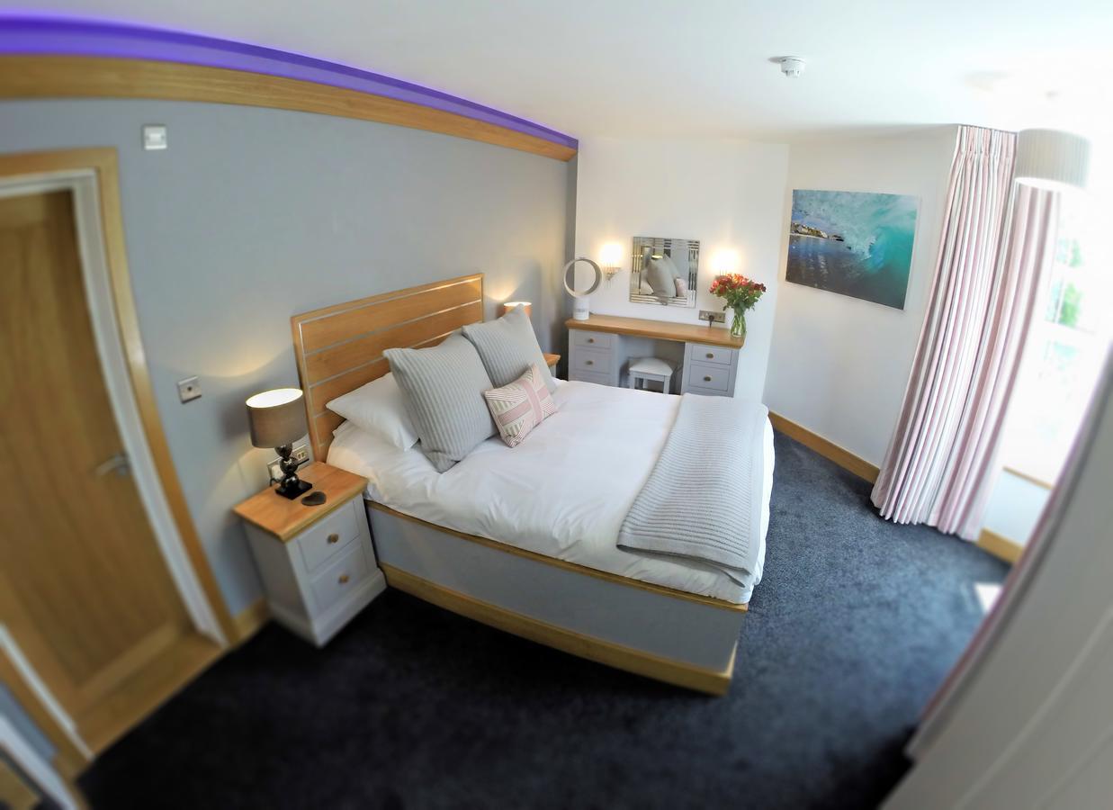 The Oceanic Luxury Aparthotel Falmouth Exterior photo