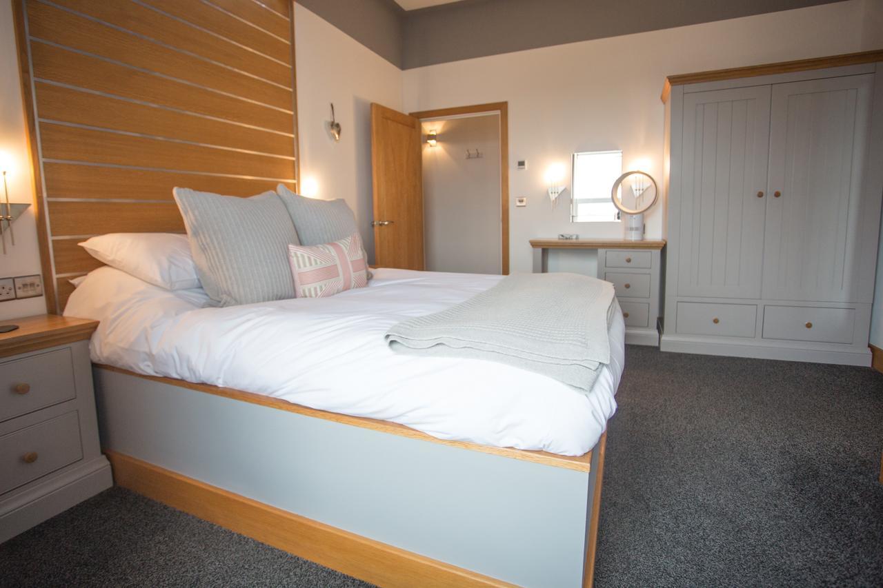 The Oceanic Luxury Aparthotel Falmouth Exterior photo