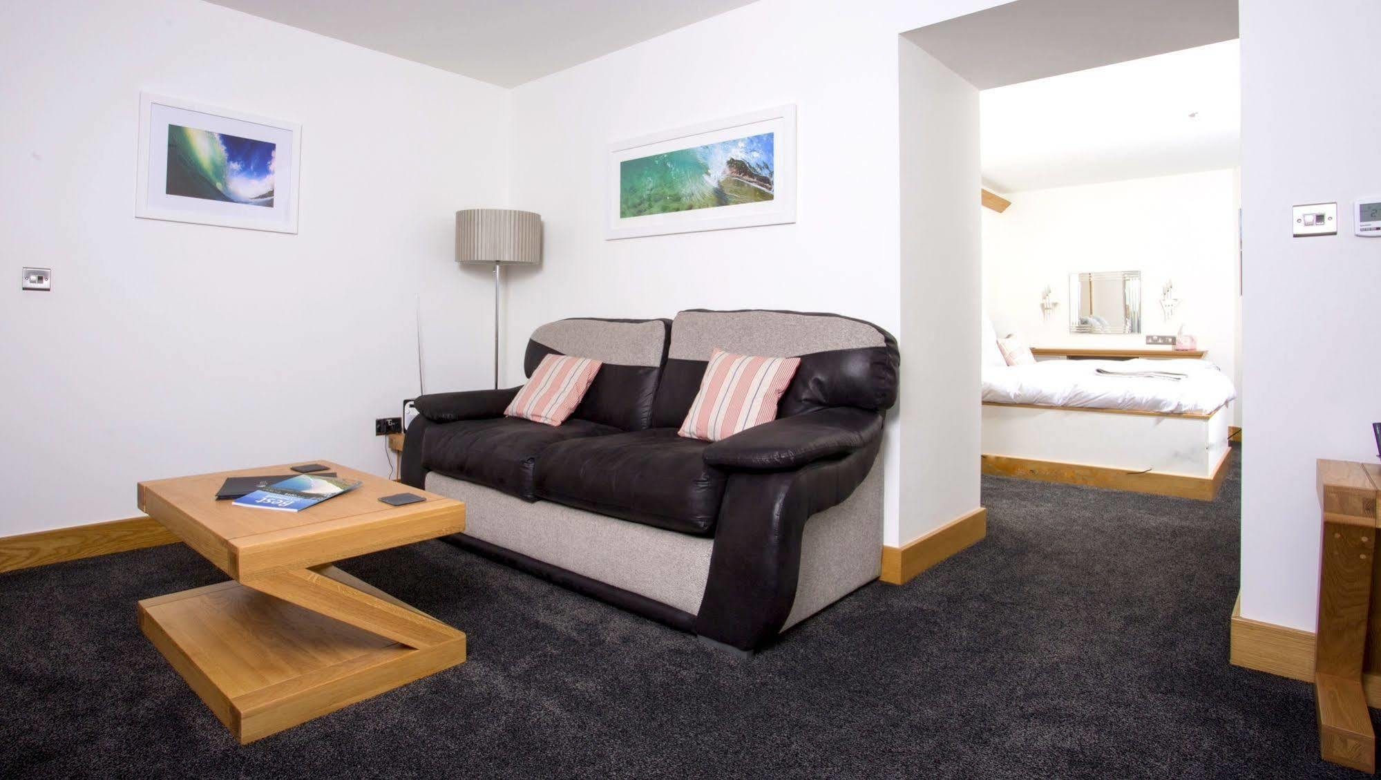 The Oceanic Luxury Aparthotel Falmouth Exterior photo