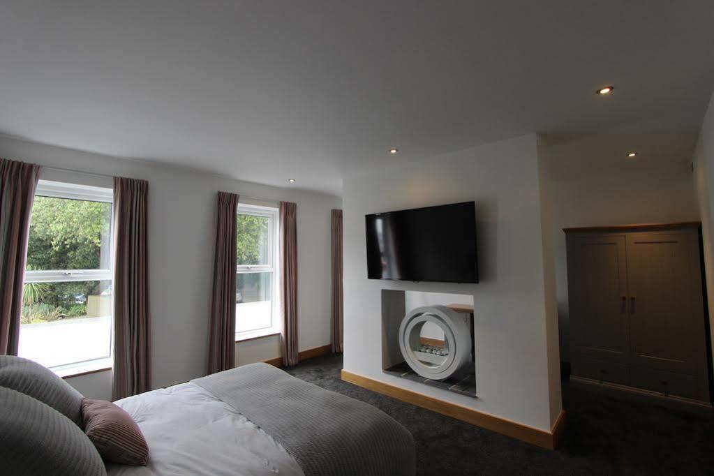 The Oceanic Luxury Aparthotel Falmouth Exterior photo