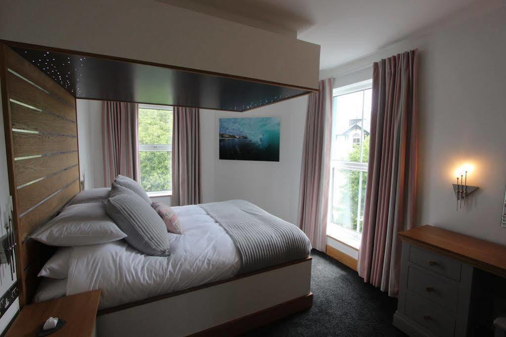 The Oceanic Luxury Aparthotel Falmouth Exterior photo